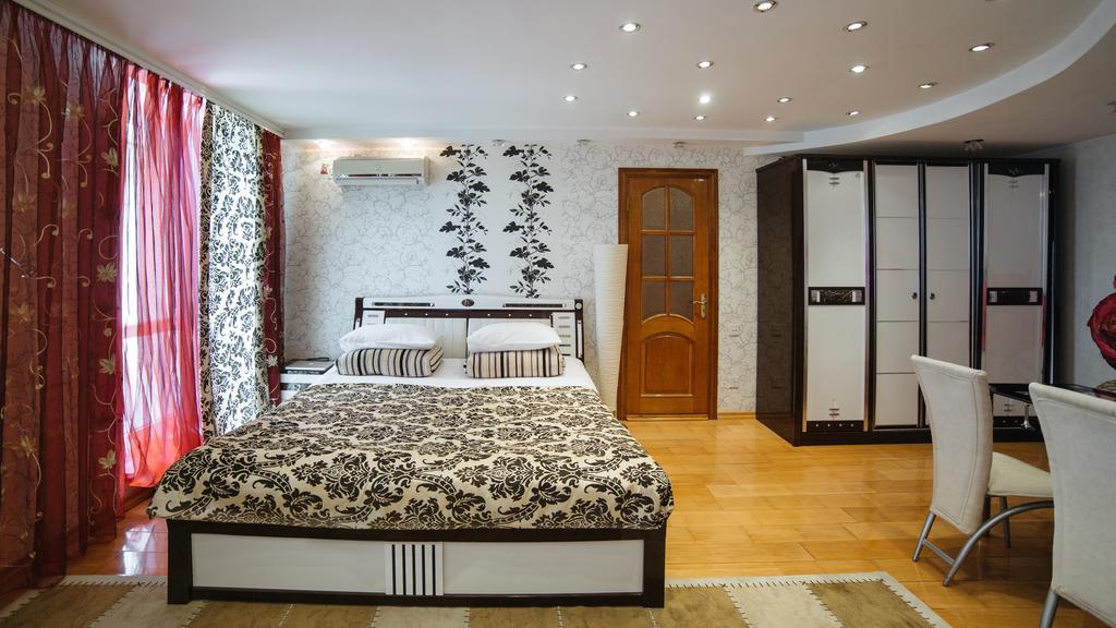 Hotel EZIO Kischinau Zimmer foto