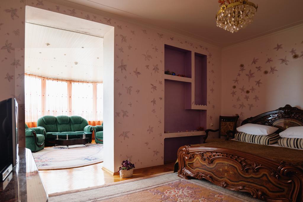 Hotel EZIO Kischinau Zimmer foto